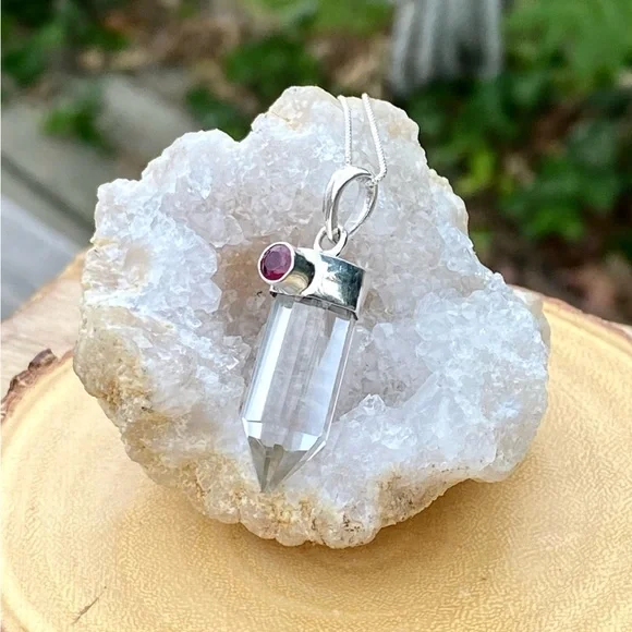 White Quartz & Garnet Necklace - Picture 13 of 16